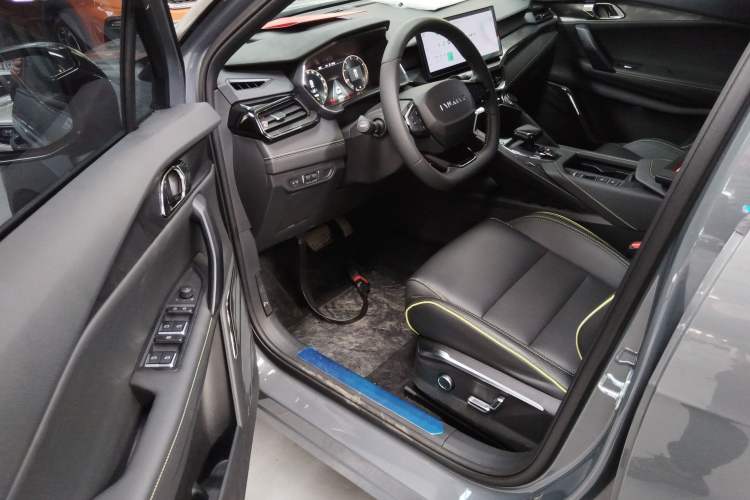 Used Lynk & Co 06 2023 Remix 1.5T Dynamic Halo
