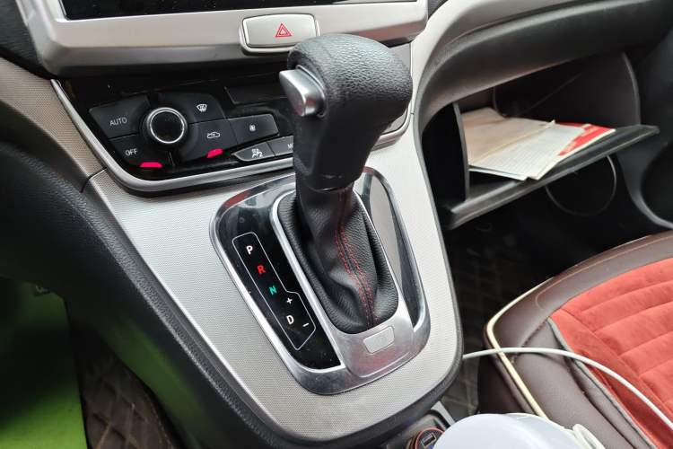 Used Haval H6 2017 Red-Label Sport Edition 1.5T Automatic Two-Wheel Drive Luxury Model Gear Lever