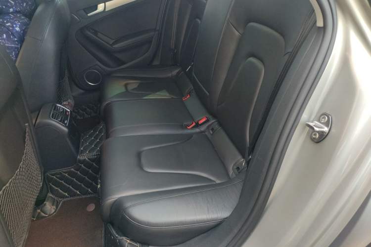 Used Audi A4 2014 40 TFSI allroad quattro plus version Left Rear Seat