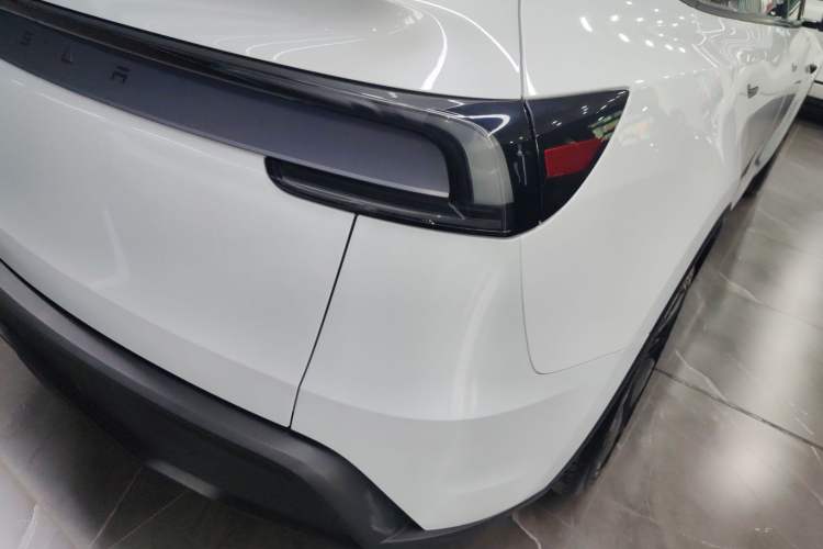 Used Tesla Model Y 2025 Rear-Wheel-Drive Version