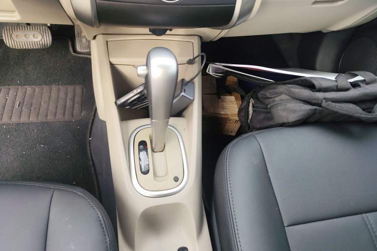 Used Venucia R50 2015 1.6L Automatic Fashion Edition