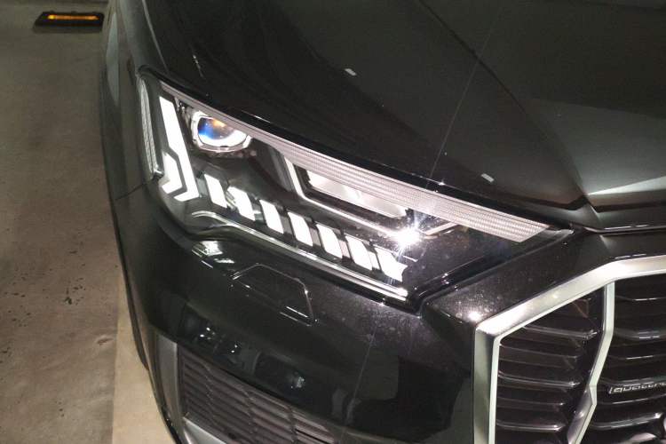 Used Audi Q7 2023 45 TFSI quattro S line Sport model