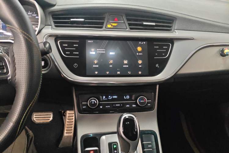Used Geely Auto Emgrand GS 2018 Lingchao Edition 1.4T Automatic LingShang Smart Connectivity Model Audio And AC Panel