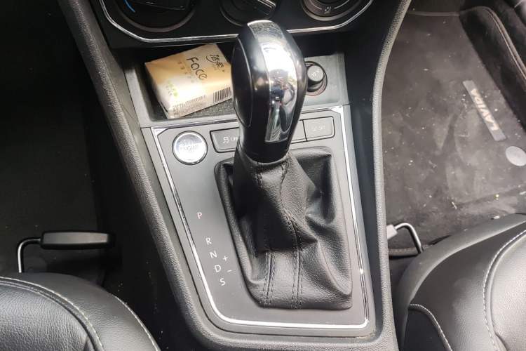 Used Volkswagen Lavida 2015 1.6L Automatic Comfort Edition
