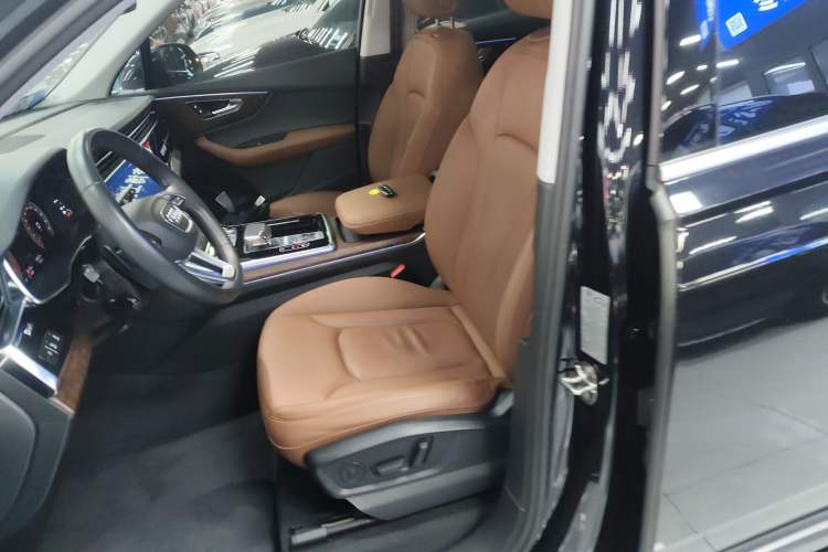 Used Audi Q7 2021 45 TFSI quattro S line Sport model