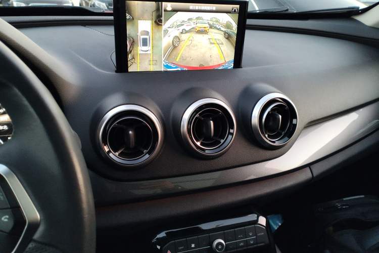 Used Wey VV7 2017 2.0T Ultra-Luxury Version
