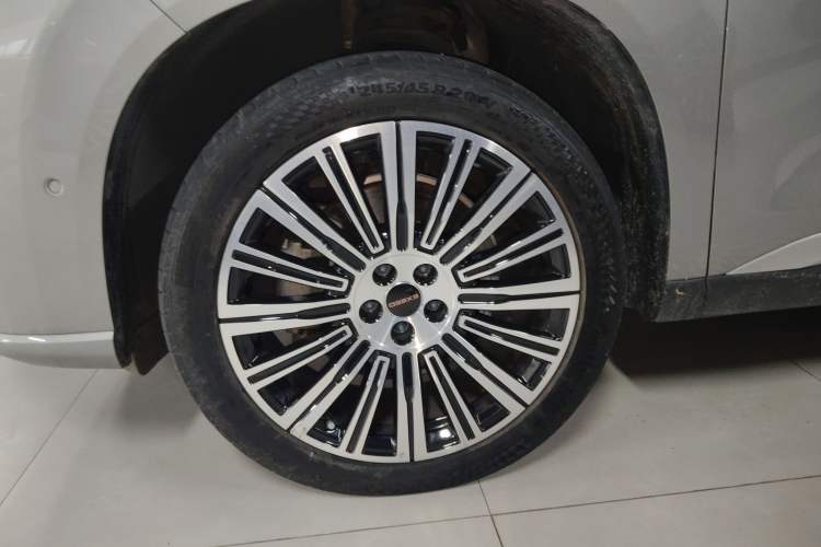 Used EXEED Lanyue C-DM 2025 180 Ultra-Long Range Max All-Wheel Drive 7-Seater Left Front Wheel Hub