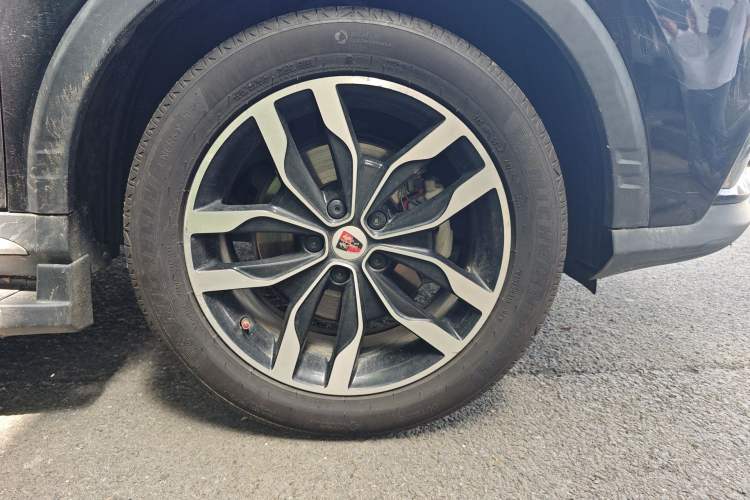 Used Roewe RX5 2016 20T Two-Wheel Drive Automatic Internet Smart Edition
