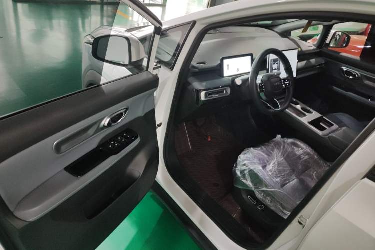 Used AION Y 2022 Plus 70 Smart Edition