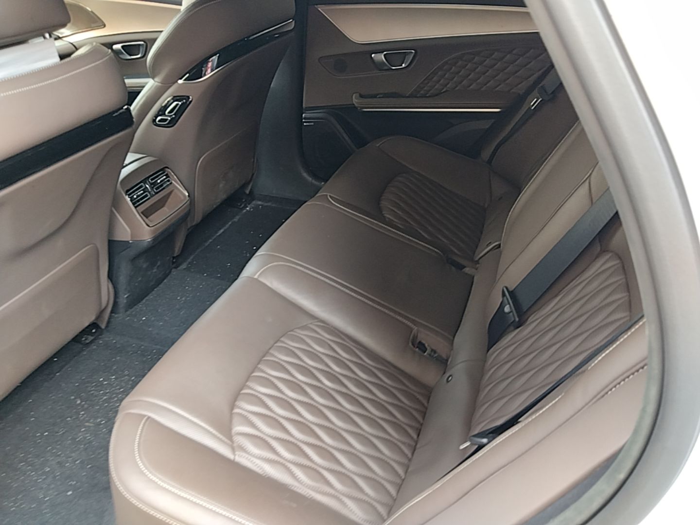 BYD Han 2023 EV Champion Edition 605KM Front-Drive Premium Model — снимка 20