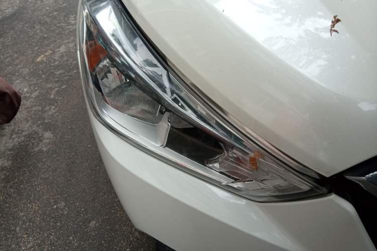 Used Nissan Kicks 2018 1.5L CVT Smart Connect Luxury Edition
