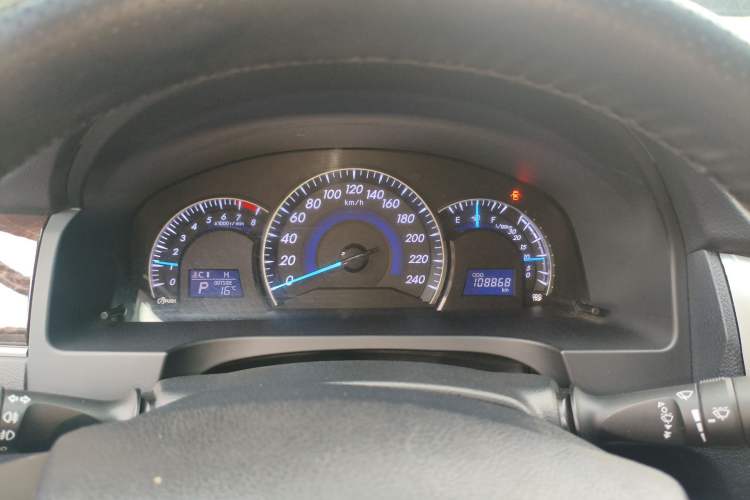 Used Toyota Camry 2016 2.0G 10th Anniversary Leading Edition
