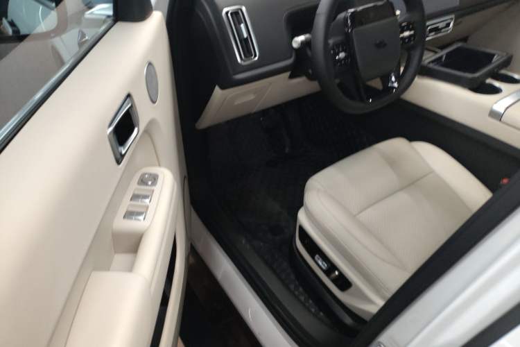 Used Li Auto L7 2023 Air model
