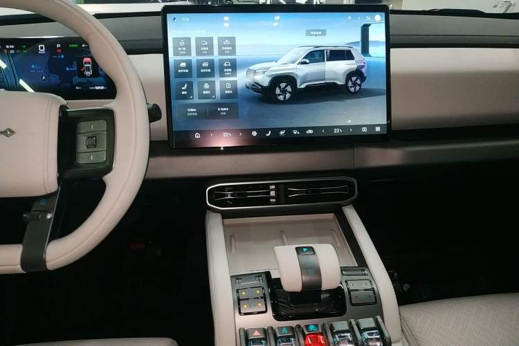 Used Formula Leopard Titanium 3 2025 501 km All-Wheel Drive Intelligent Driving Max Edition