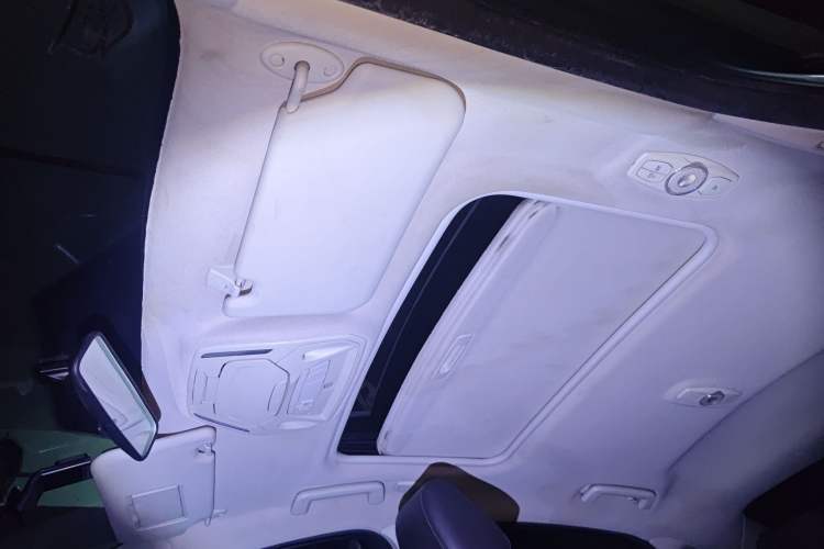 Used Ford Focus 2012 Sedan 1.6L Automatic Fashion Edition
