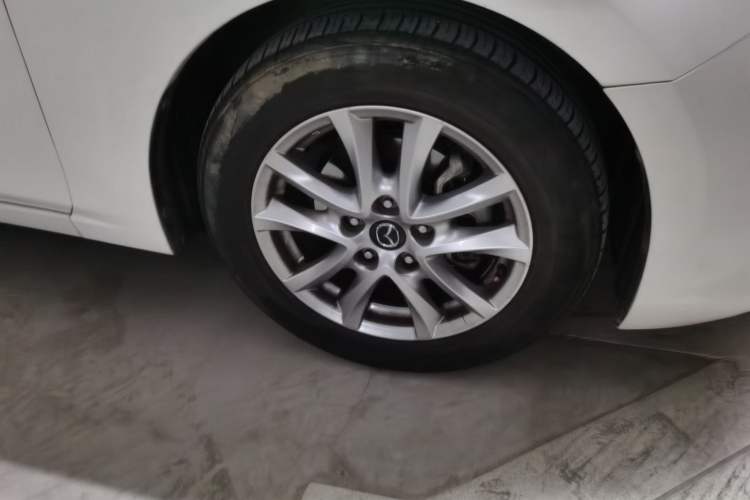 Used Mazda 3 Axela 2017 Sedan 1.5L Automatic Comfort Model Emission Standard China V