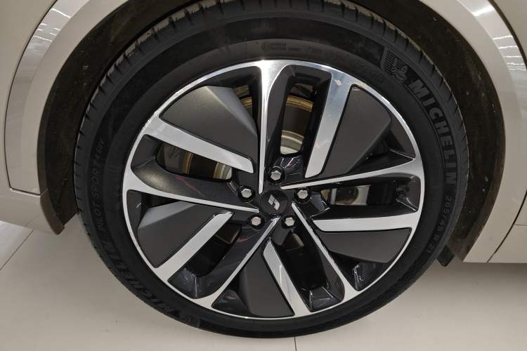 Used Li Auto L9 2022 Max model