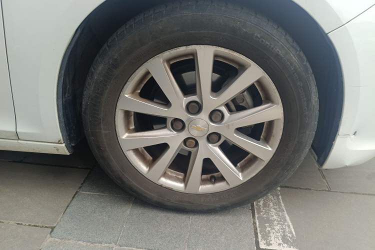 Used Chevrolet Malibu 2013 2.0L Automatic Luxury Edition Right Front Wheel Hub