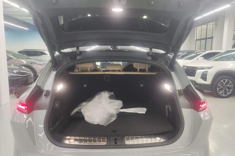 Used Nio ET5T 2023 75 kWh Touring Trunk