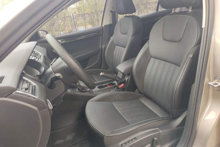 Used Skoda Octavia 2018 TSI280 DSG Flagship Edition Left Front Seat