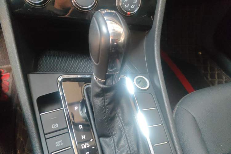 Used Volkswagen Bora 2021 200TSI DSG Comfort Connect Edition Gear Lever