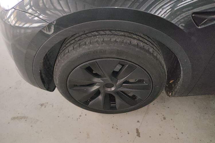 Used Tesla Model Y 2024 Rear-Wheel-Drive Version Left Front Wheel Hub