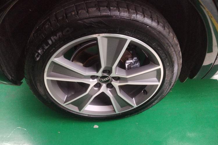 Used Audi Q5L 2022 Updated 45T Luxury Dynamic Version Right Rear Wheel Hub
