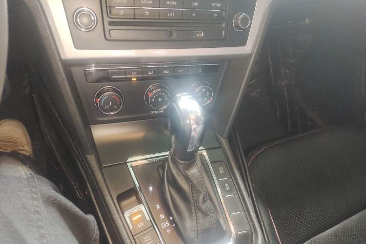 Used Volkswagen Lamando 2018 230TSI DSG Fashion Edition
