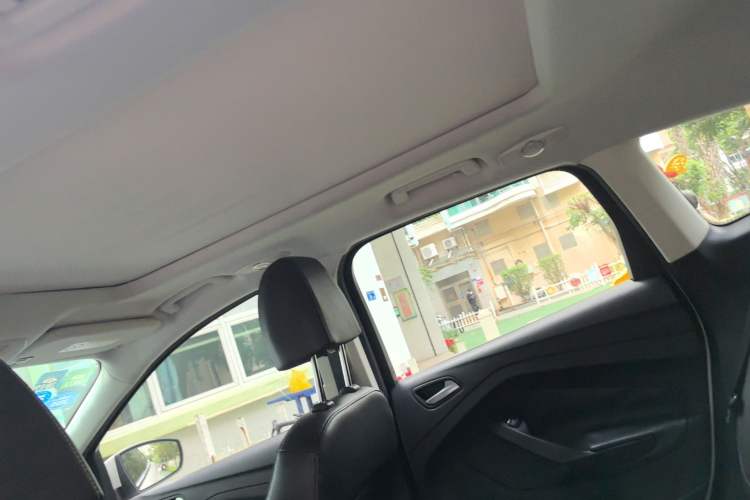 Used Ford Kuga 2013 1.6L GTDi Two-Wheel-Drive Trend Model Headliner