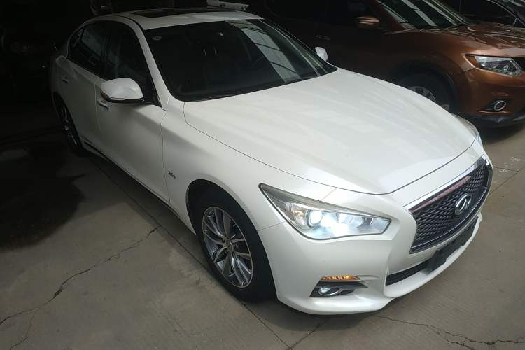 Used Infiniti Q50L 2015 2.0T Comfort Edition Exterior 1