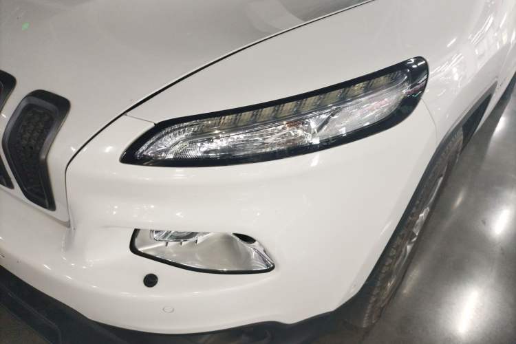 Used Jeep Cherokee 2016 2.4L Superior Edition Left Front Headlight