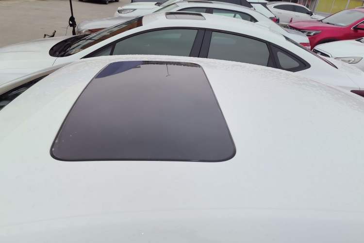 Used Chevrolet Cavalier 2016 1.5L Automatic Xinyue Edition Roof