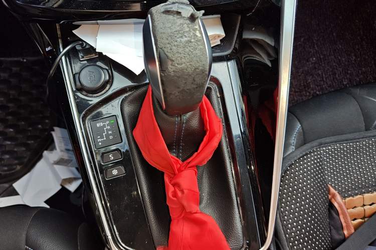 Used Peugeot 308 2016 230THP Automatic Luxury Edition Gear Lever