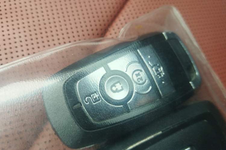 Used Lincoln Nautilus 2023 2.0T All-Wheel-Drive Luxury Hybrid Edition Vehicle Key