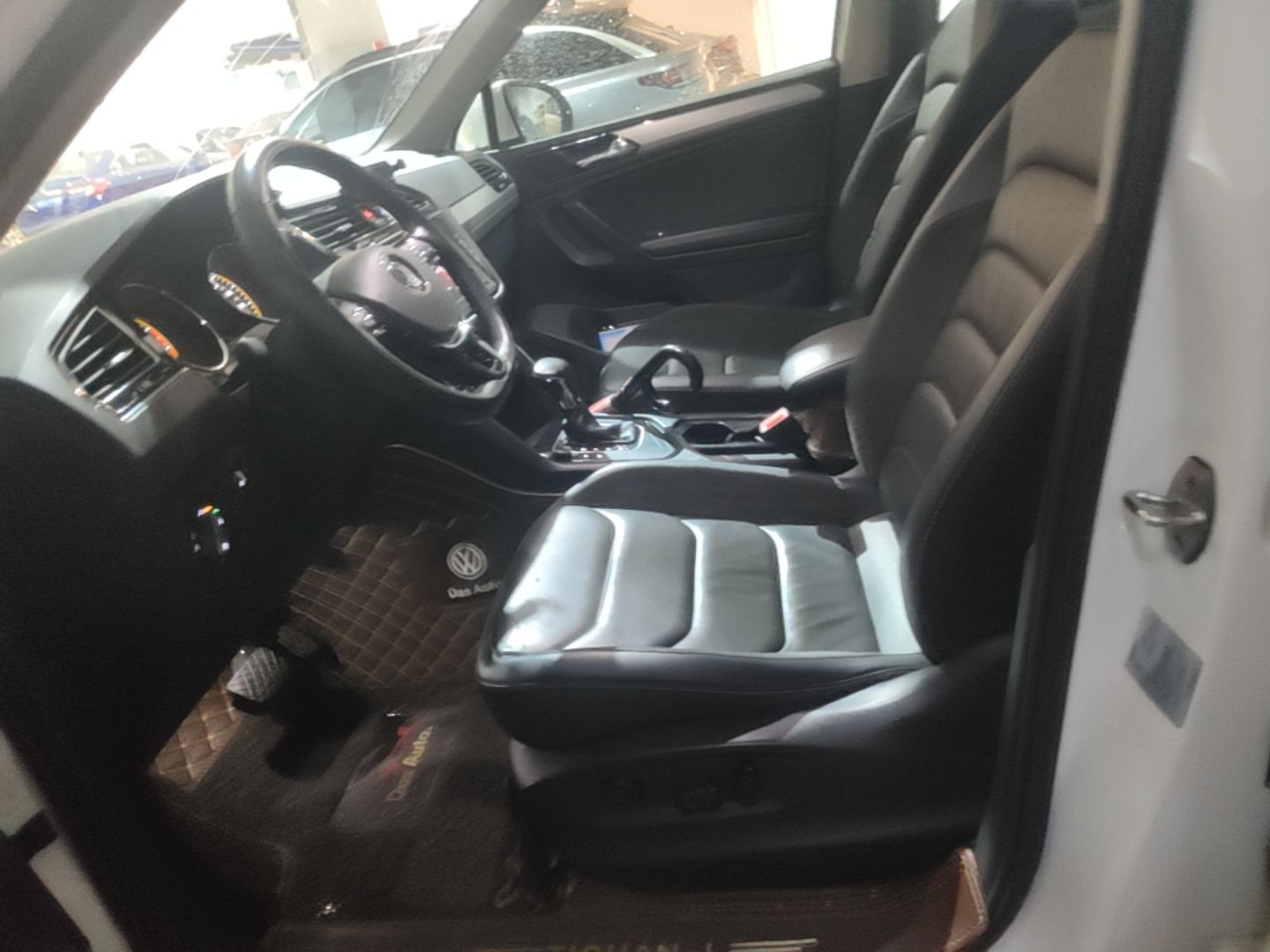 Vordere Reihe im Auto