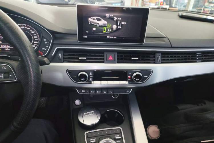 Used Audi A4L 2019 40 TFSI Fashion Edition China VI Emission Standard