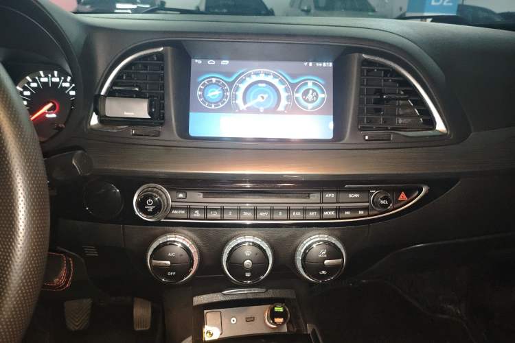 Used GAC Trumpchi GA6 2016 235T Manual Elite Edition
