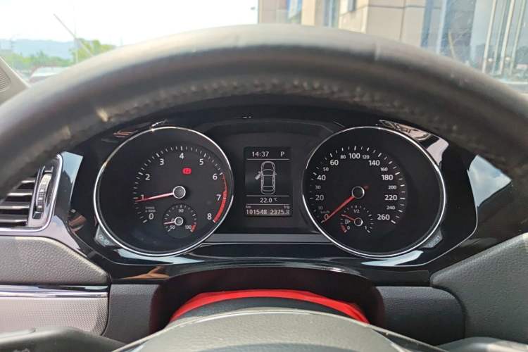 Used Volkswagen Sagitar 2018 280TSI DSG Ignite Edition Instrument Cluster