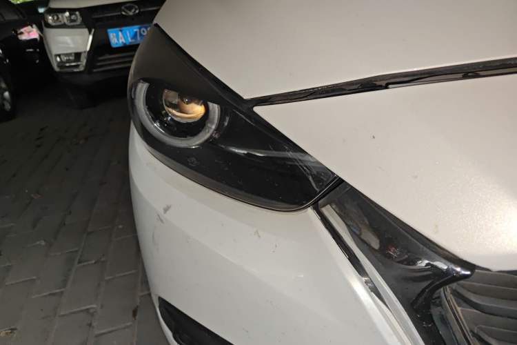 Used Mazda 3 Axela 2019 Cloud-Controlled Sedan 1.5L Automatic Luxury Model China VI Standard