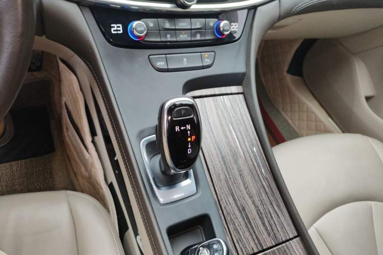 Used Buick LaCrosse 2018 20T Leading Model
