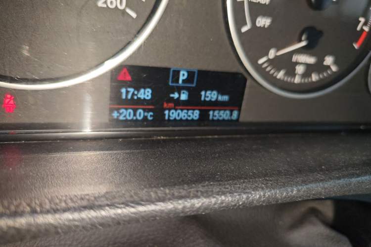 Used BMW 3 Series 2015 320Li Luxury Edition Fashion Model Odometer Close Up