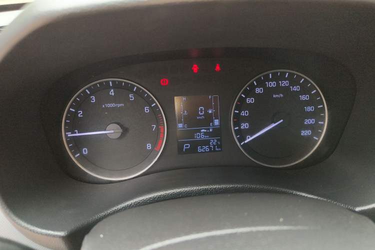 Used Hyundai ix25 2015 1.6L Automatic Two-Wheel-Drive Deluxe DLX Model Instrument Cluster