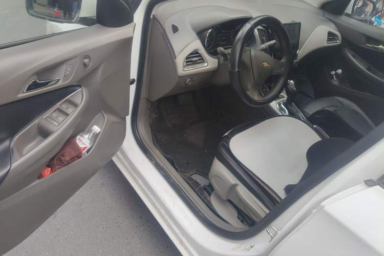 Used Chevrolet Cruze 2016 1.5L Automatic Stylish Sunroof Version
