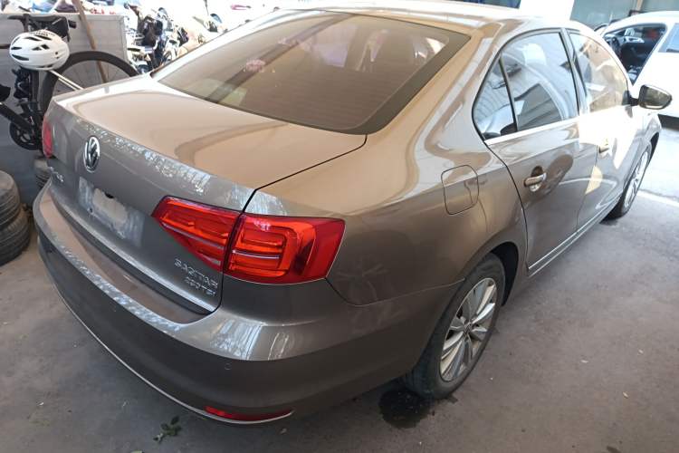 Used Volkswagen Sagitar 2016 230TSI 25th Anniversary Edition Rear Right 45 Deg