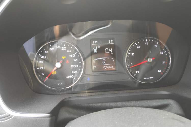 Used Roewe RX5 2016 20T Two-Wheel Drive Automatic Internet Smart Edition
