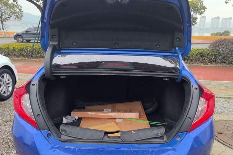 Used Honda Civic 2019 220TURBO CVT Dynamic Edition China VI Trunk