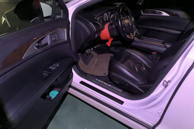 Used Lincoln MKZ 2017 2.0T Luxury Edition Driver Seat