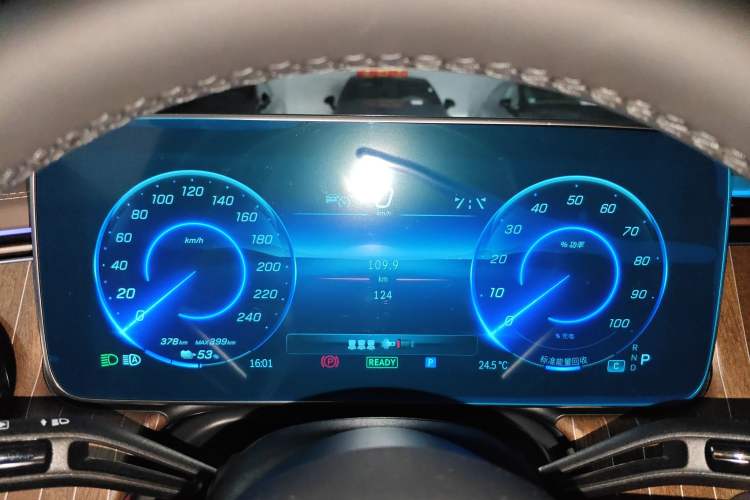 Used Mercedes-Benz EQE 2022 350 Pioneer Edition Instrument Cluster