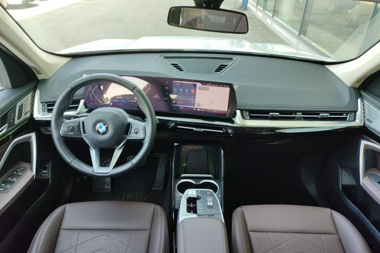 Used BMW X1 2024 sDrive25Li X Design Package Center Console