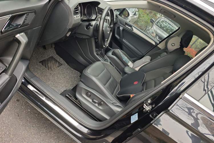 Used Volkswagen Tiguan L 2018 330TSI Automatic Two-Wheel Drive Luxury Edition